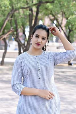 White Stylish Women White stright Kurti with beautiful Black Checks  pillazo 2