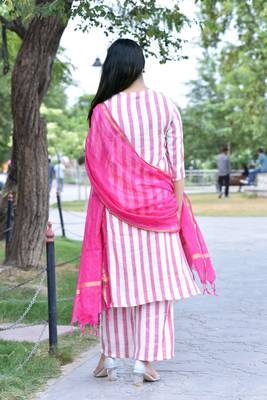 Pink Stylish Women 3 piece Straight loom made Rayon Kurta pallazo set with Heavy Banarsi Duppata 3