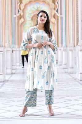off white Stylish women pure  Cotton  Floral Printed Kurta with Pallazo  Set 4