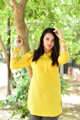 Yellow Stylish Solid Women Crape Kurta 4