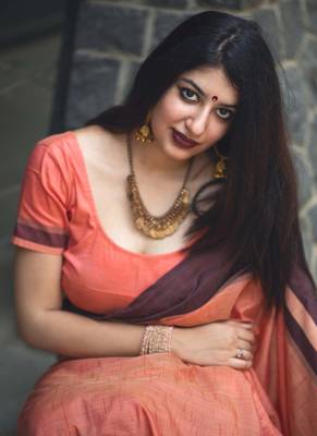Coral woven cotton saree with blouse 3