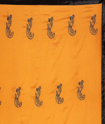 Yellow printed silk saree with blouse 4