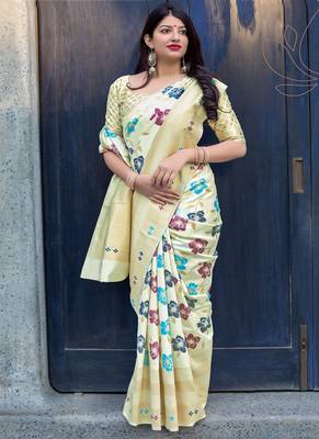 Off white woven silk blend saree with blouse 2
