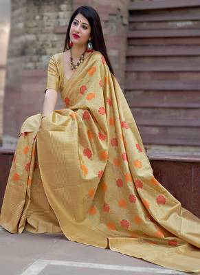 Cream woven silk blend saree with blouse 2