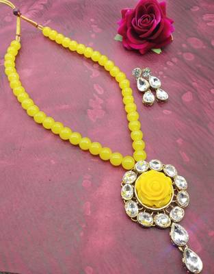 Yellow necklaces 1