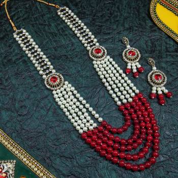 Red necklaces 1