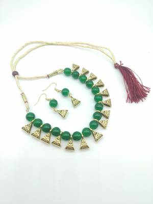 Green necklaces 1