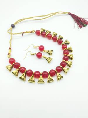 Red necklaces 1