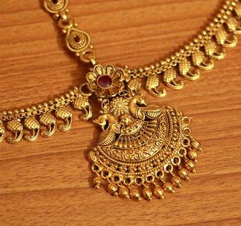 Gold maang-tikka 2