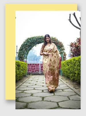Gold woven art silk saree with blouse 2