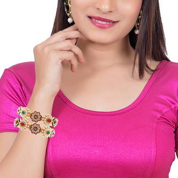Gold bangles-and-bracelets 4