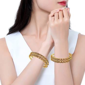 Gold bangles-and-bracelets 4
