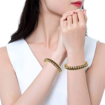 Gold bangles-and-bracelets 4