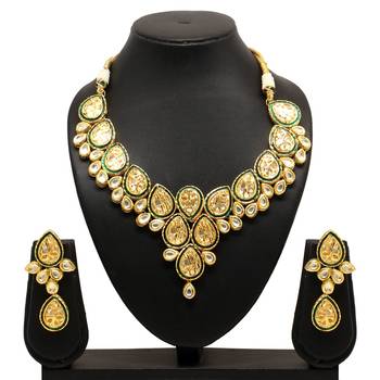 Green necklace-sets 2