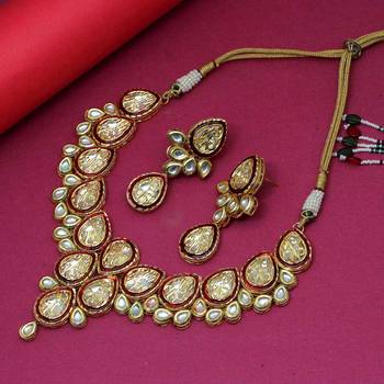 Maroon necklace-sets 1