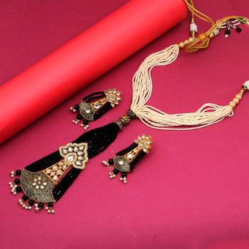 Black necklace-sets 1