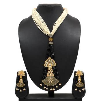 Black necklace-sets 2