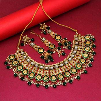 Green necklace-sets 1