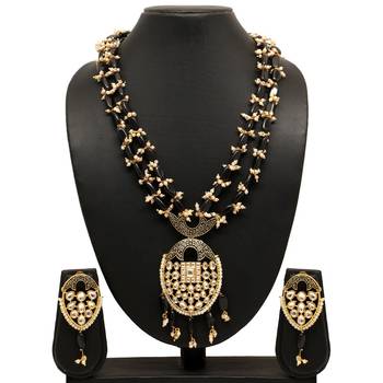 Black necklace-sets 2