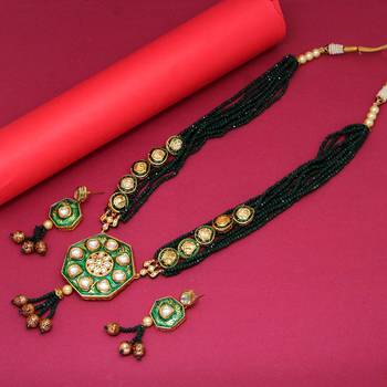 Green necklace-sets 1
