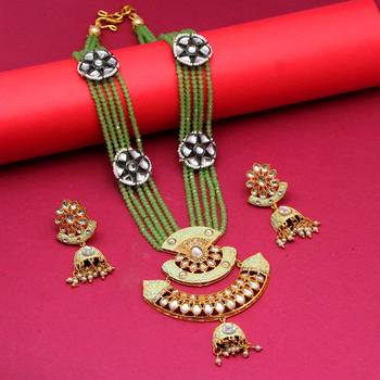 Green necklace-sets 1