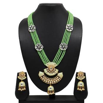 Green necklace-sets 2