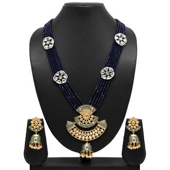 Black necklace-sets 2