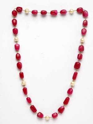Red pearls necklaces 2