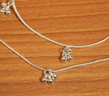 White Metal Silver Plated Copper Anklet with Ghungroo Design 2