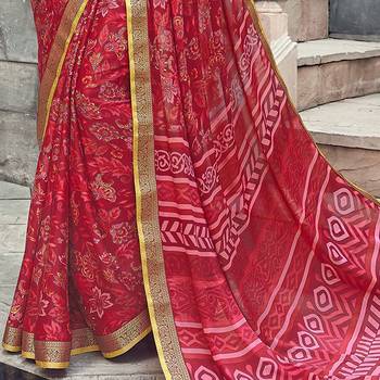 Red Printed crepe saree with blouse 3