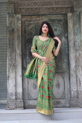 Green woven banarasi silk saree with blouse 1