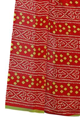 Red printed georgette saree with blouse 3