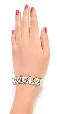 Classic Look For Traditional Party Wear Gold Finishing Pearl Bracelet 3