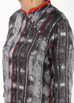 Women Black Printed Straight Kurta 3