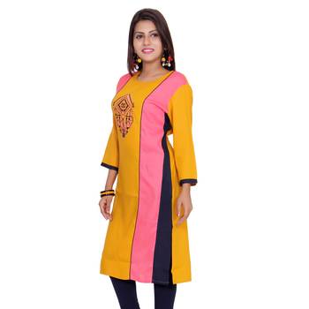 Women Mustard Printed Straight Kurta 3