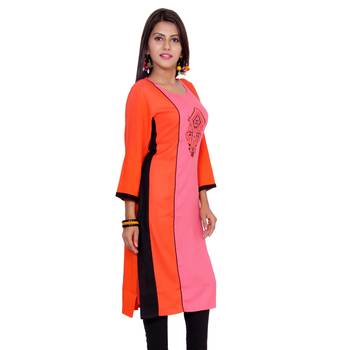 Women Pink Printed Straight Kurta 2