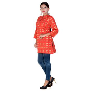 Women Red Printed Straight Kurta 2