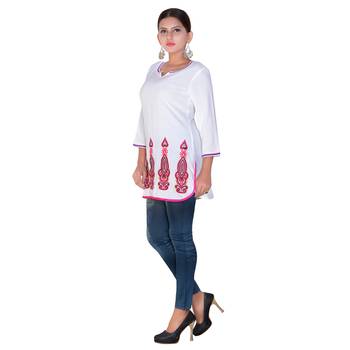 Women White Embroidered Straight Kurta 2
