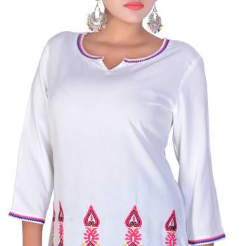 Women White Embroidered Straight Kurta 3