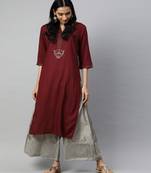 Women Maroon Solid Straight Rayon Kurta