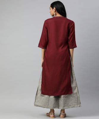 Women Maroon Solid Straight Rayon Kurta 3