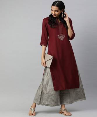 Women Maroon Solid Straight Rayon Kurta 5