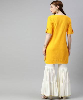 Women Yellow Solid Straight Cotton Slub Kurta 3