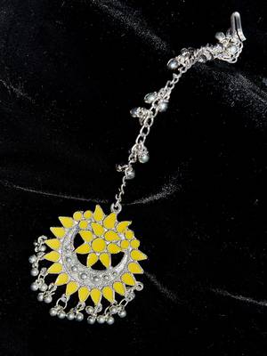 Yellow Maang-Tikka 1