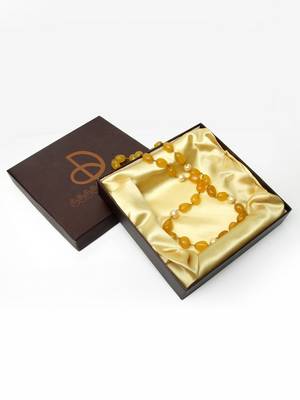 Yellow pearl necklaces 3
