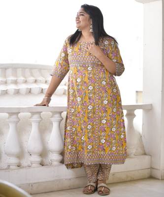 Mustard block Aline slit kurta With pant 3