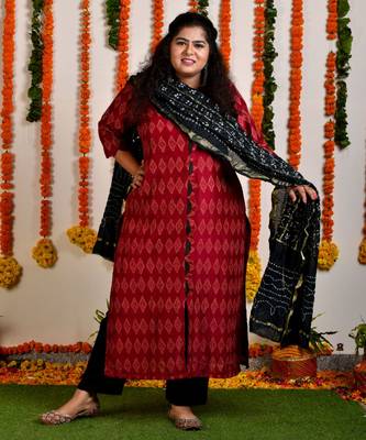 Maroon Scallop Chanderi Handblock Kurta with Dupatta & Pants 1