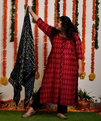 Maroon Scallop Chanderi Handblock Kurta with Dupatta & Pants 2