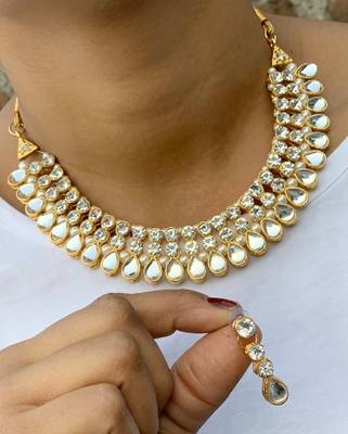 White jewellery 1