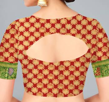 Green woven banarasi saree with blouse 6